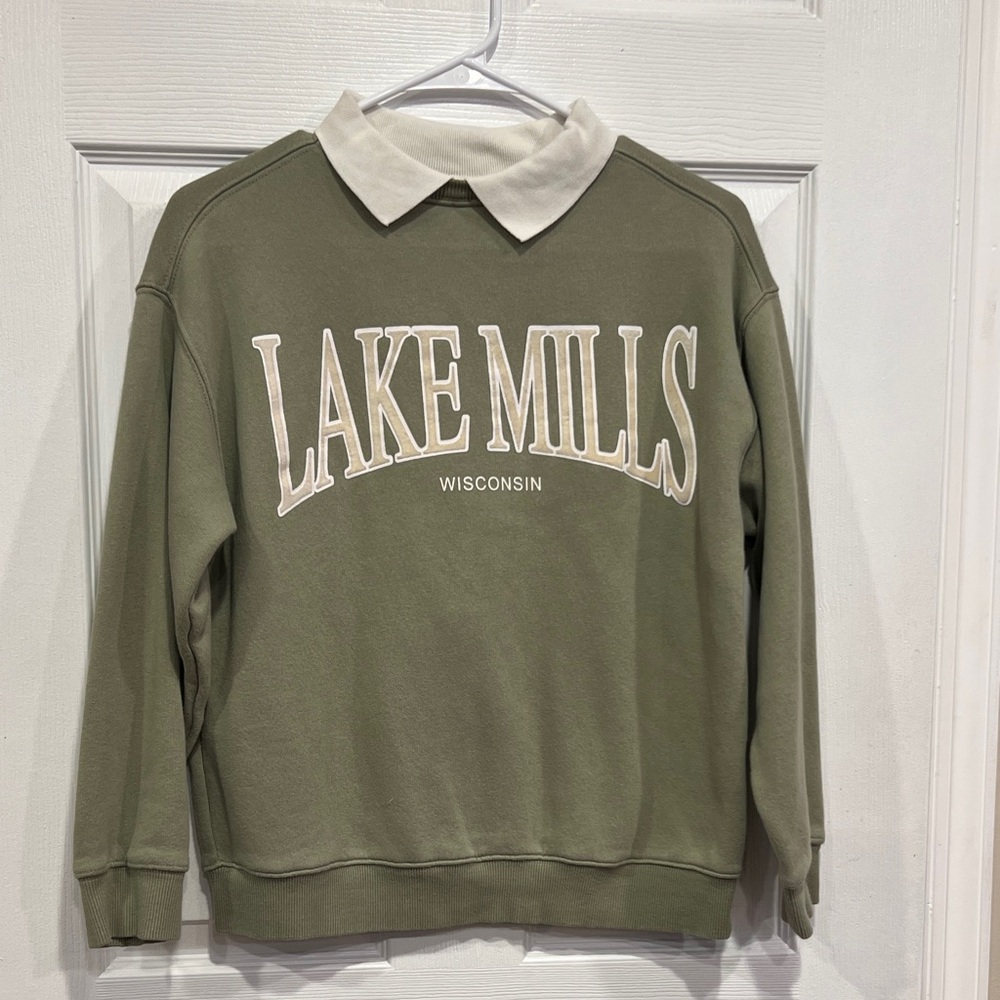 Zara Olive Green Sweater with White Collar size 12. Like new